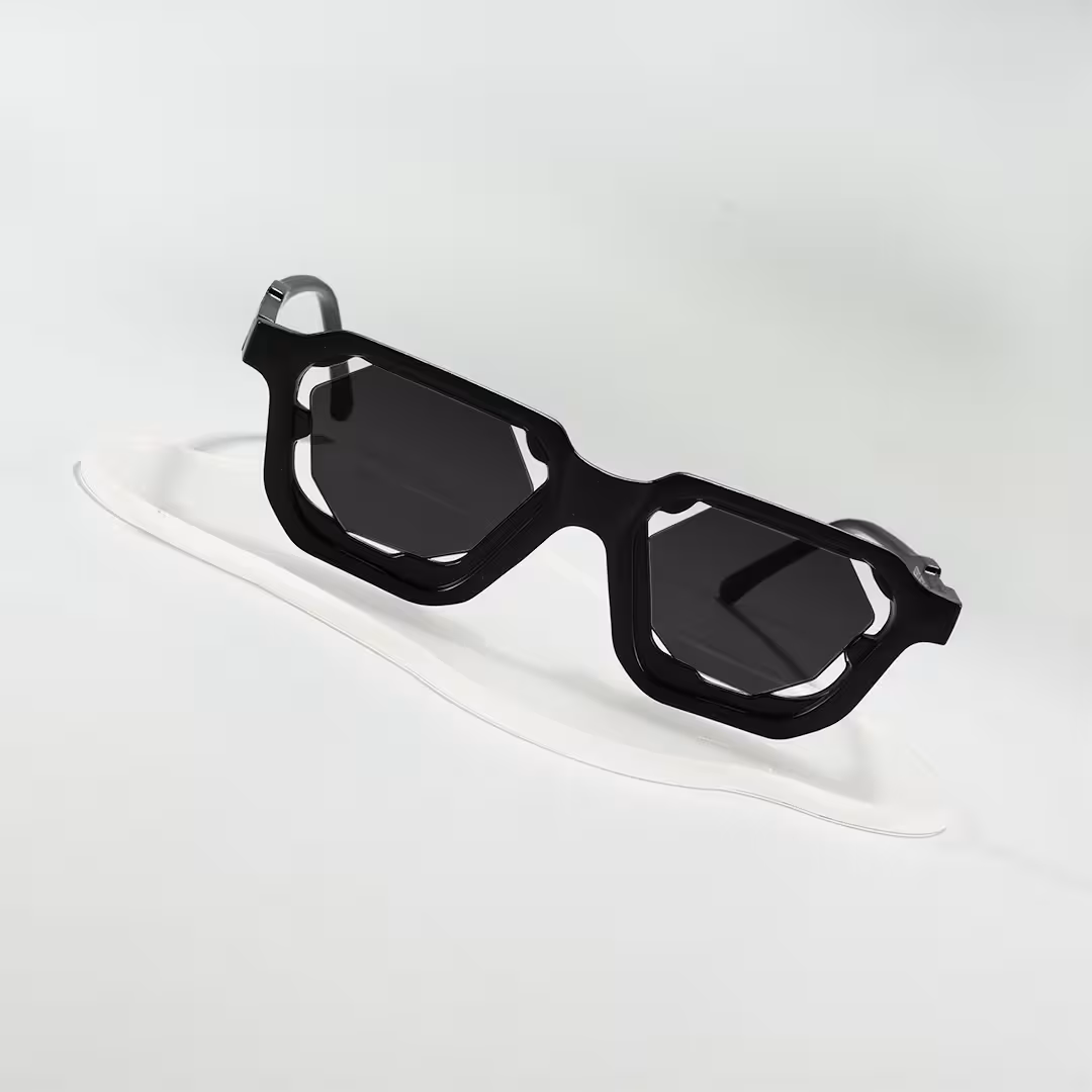 Scene close-up view of Talin fashion geometric pc sunglasses GP0482605 in black