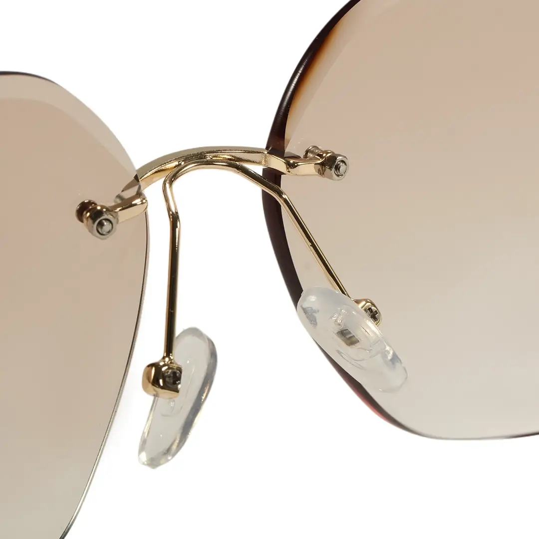 Adjustable nose pad detail of Tara fashion geometric metal sunglasses GX0082505 in brown
