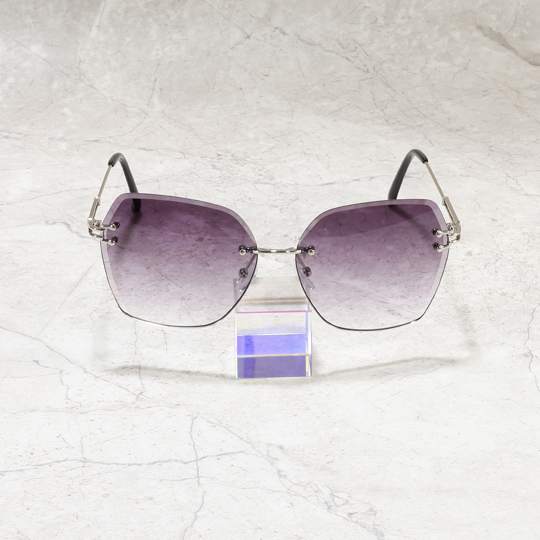 Scene view of Tara geometric metal sunglasses GX0082505 in grey
