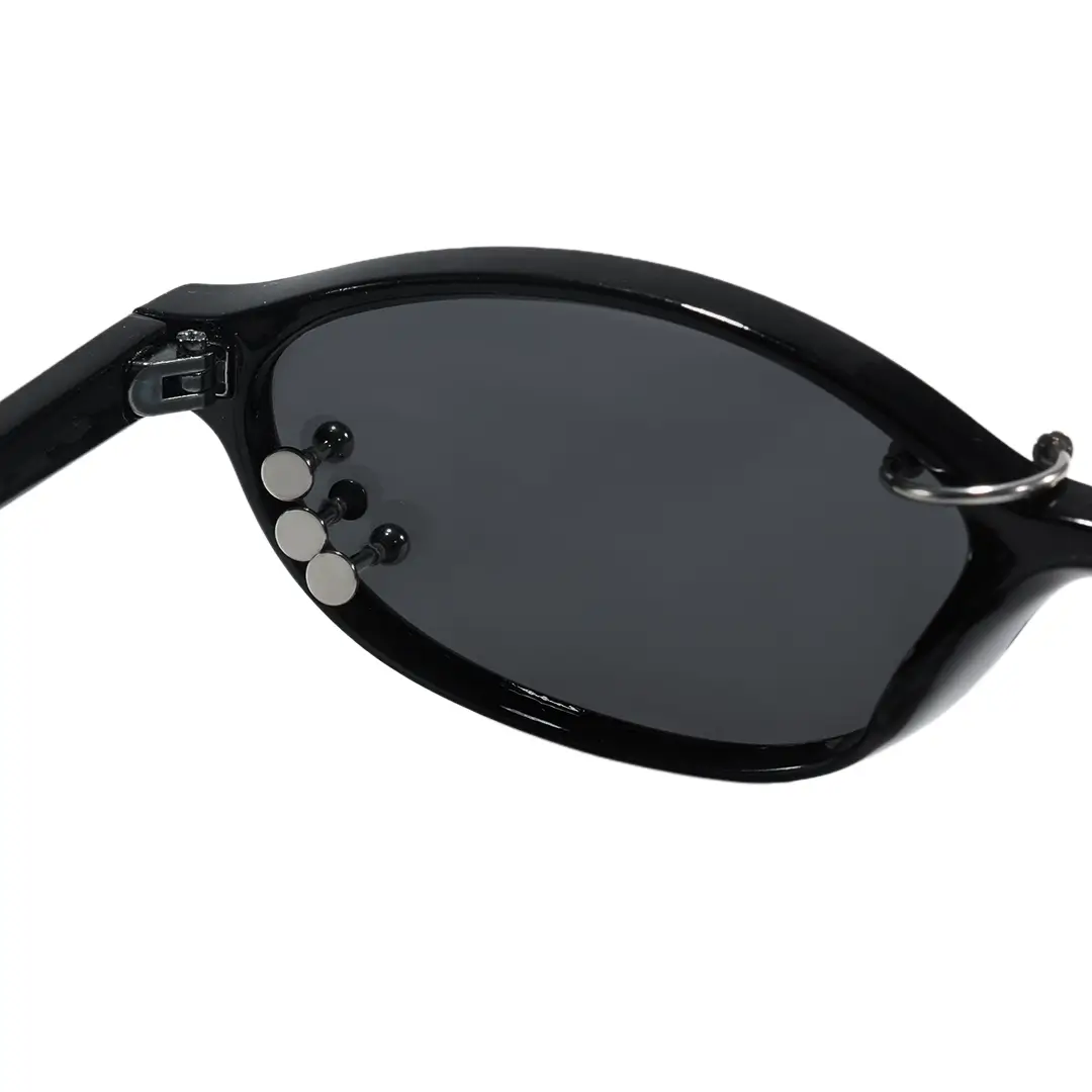 Hinge detail of Epoch oval pc handcrafted polarized sunglasses OP0092604 in silver