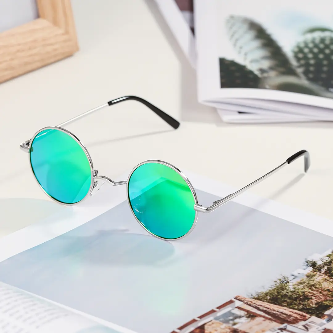Scene view of Kaleb round metal sunglasses RM0012207 in green