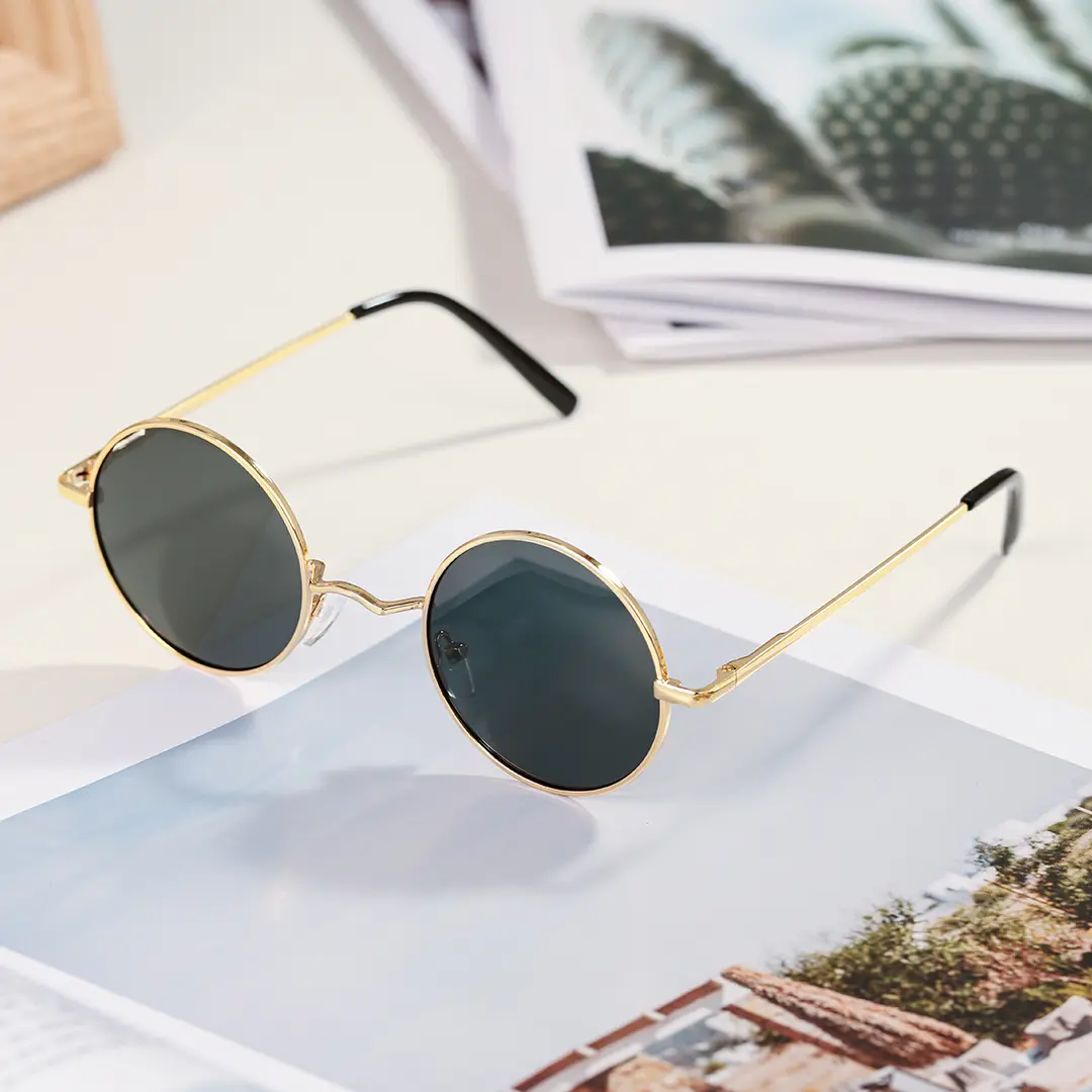 Scene view of Kaleb round metal sunglasses RM0012207 in grey