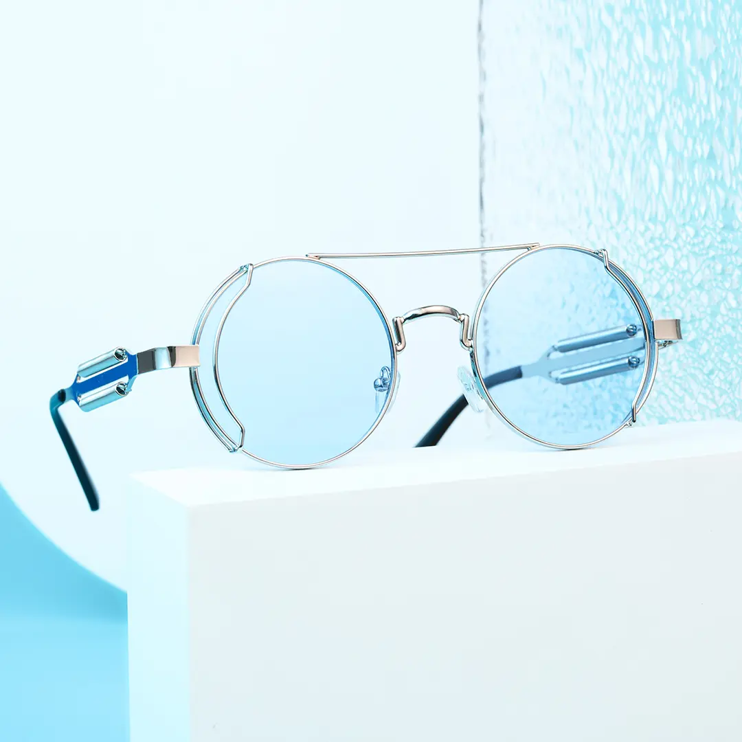 Scene view of Binfing steampunk round metal sunglasses RM0102303 in silver blue