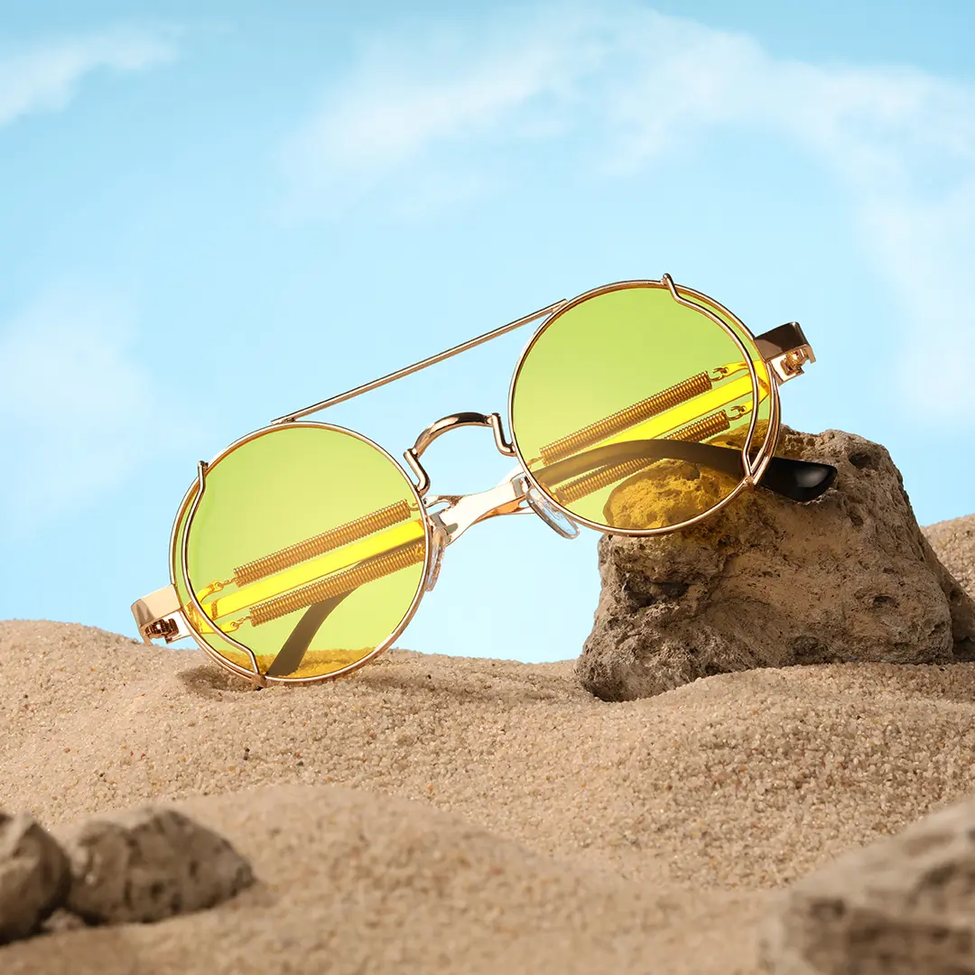 Scene close-up view of Binfing steampunk round metal sunglasses RM0102303 in yellow