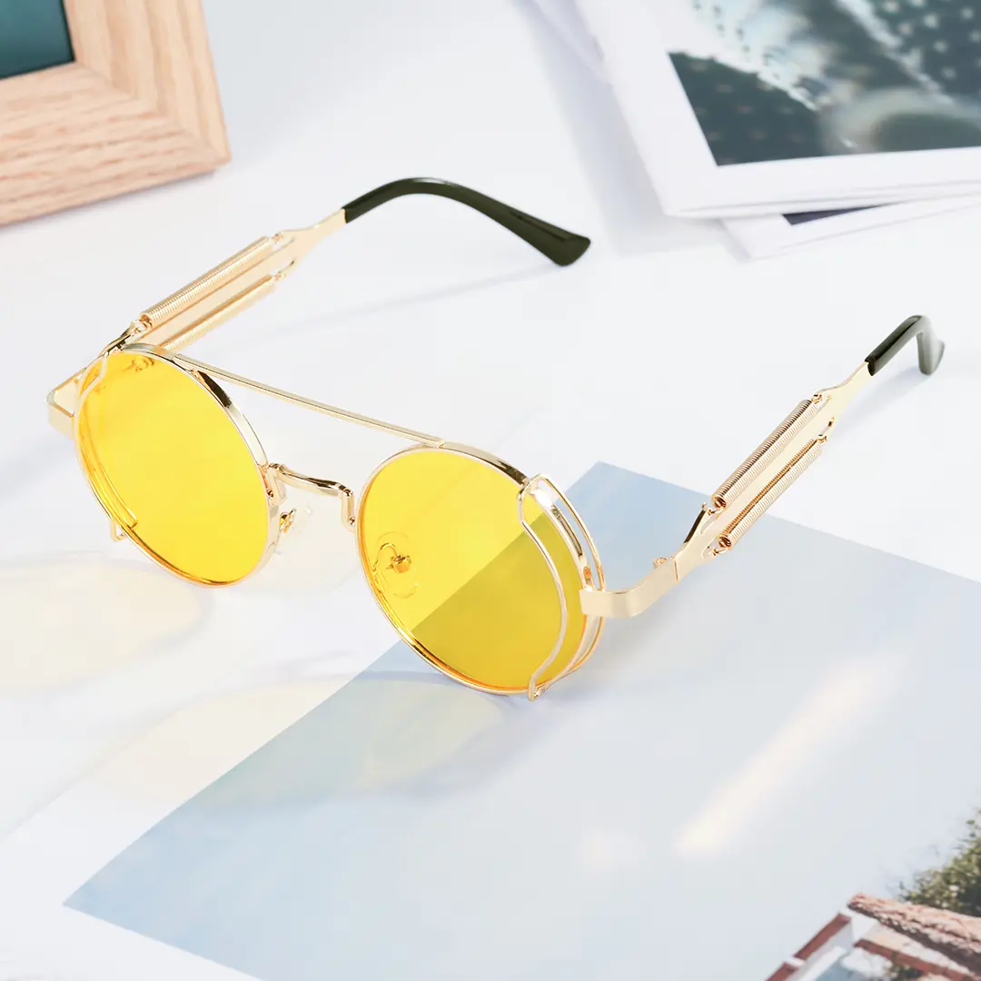 Scene view of Binfing steampunk round metal sunglasses RM0102303 in yellow