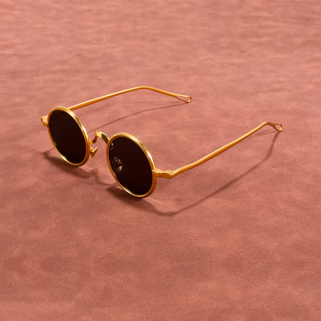 Scene view of Ewan john lennon round metal sunglasses RM0162506 in gold