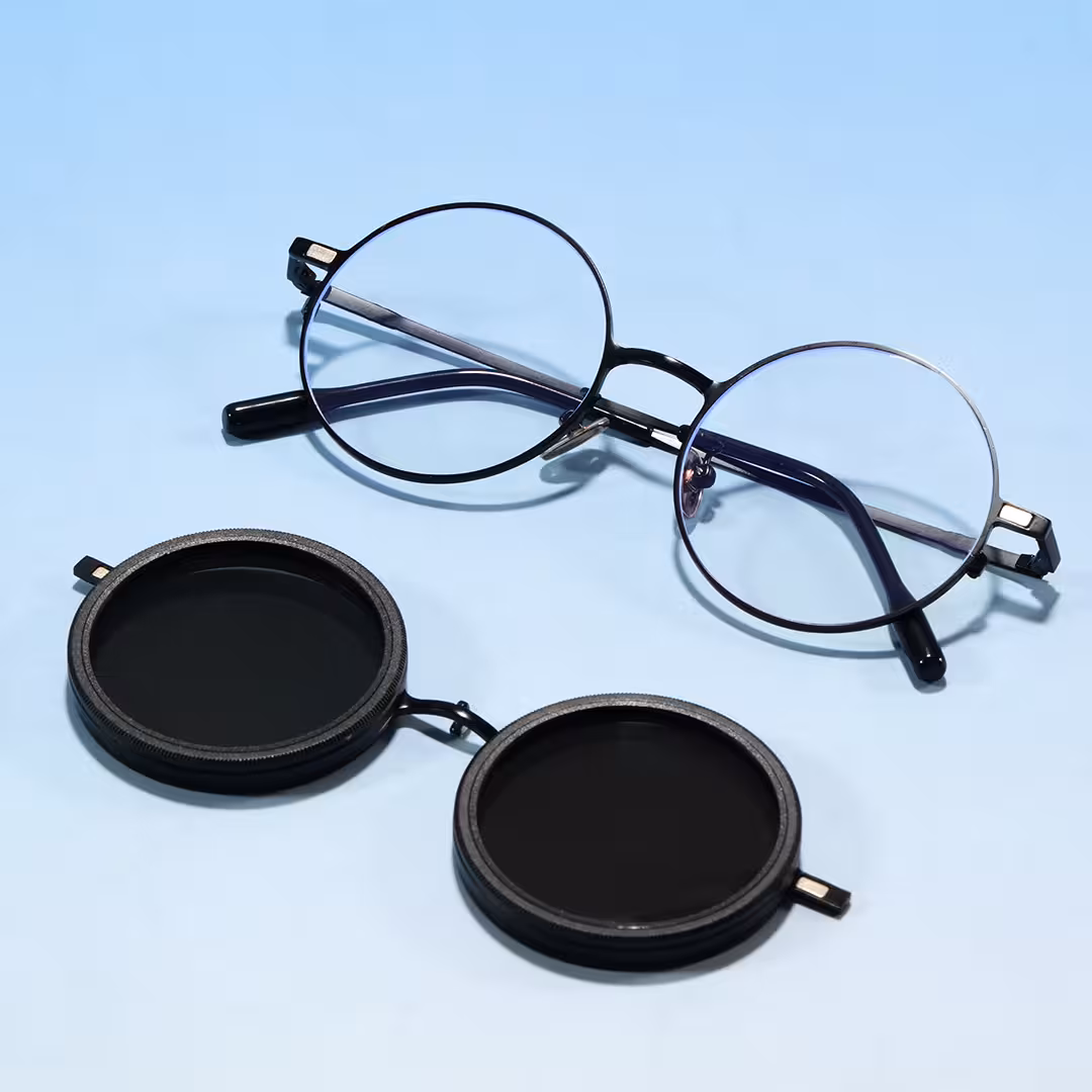 Scene view of Orinr steampunk round metal sunglasses RM0312605 in black