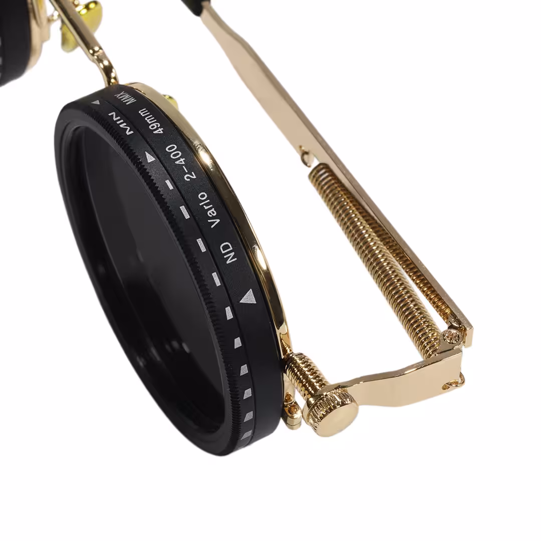 End piece detail of Orinr round metal sunglasses in gold. SPU: RM0312605