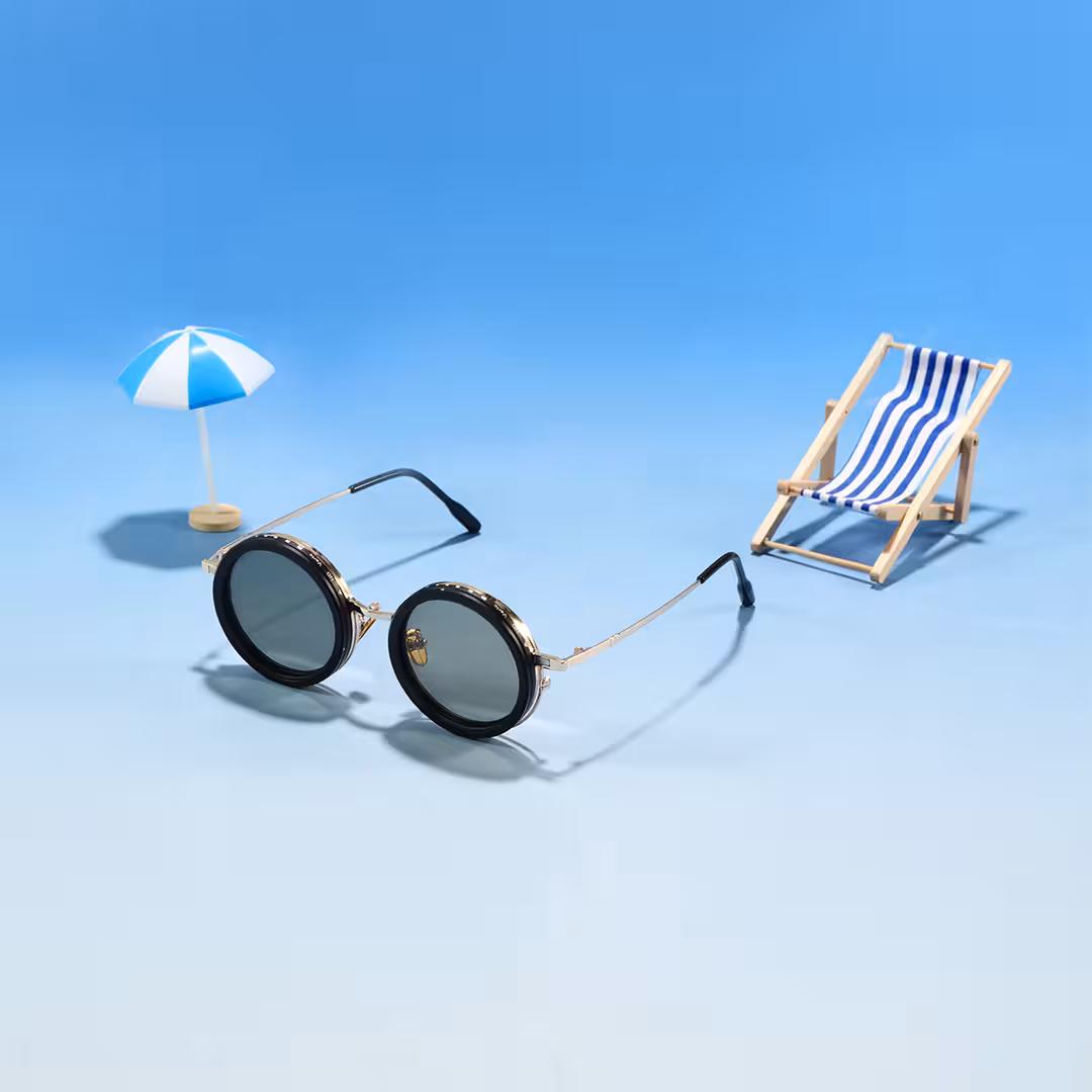 Scene close-up view of Orinr steampunk round metal sunglasses RM0312605 in gold