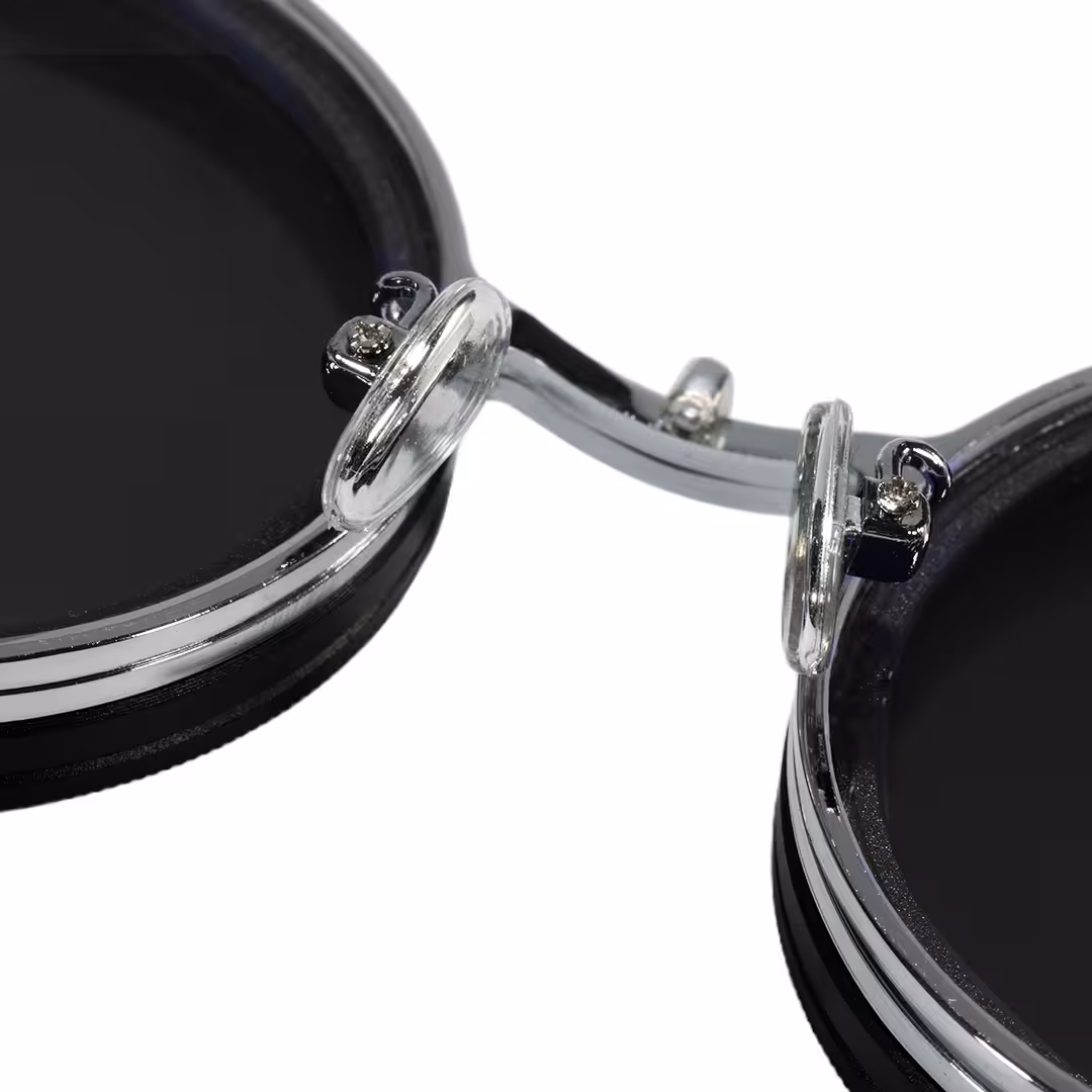 Adjustable nose pad detail of Orinr steampunk round metal sunglasses RM0312605 in silver