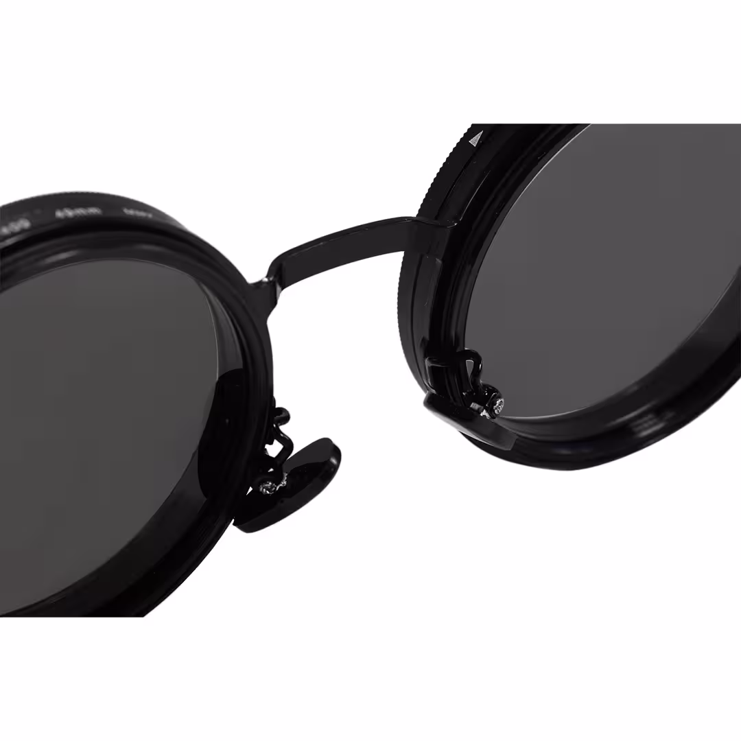 Adjustable nose pad detail of Caelon steampunk round metal sunglasses RM0352507 in black