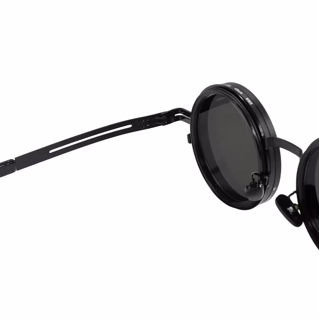 Temple detail of Caelon steampunk round metal sunglasses RM0352507 in black