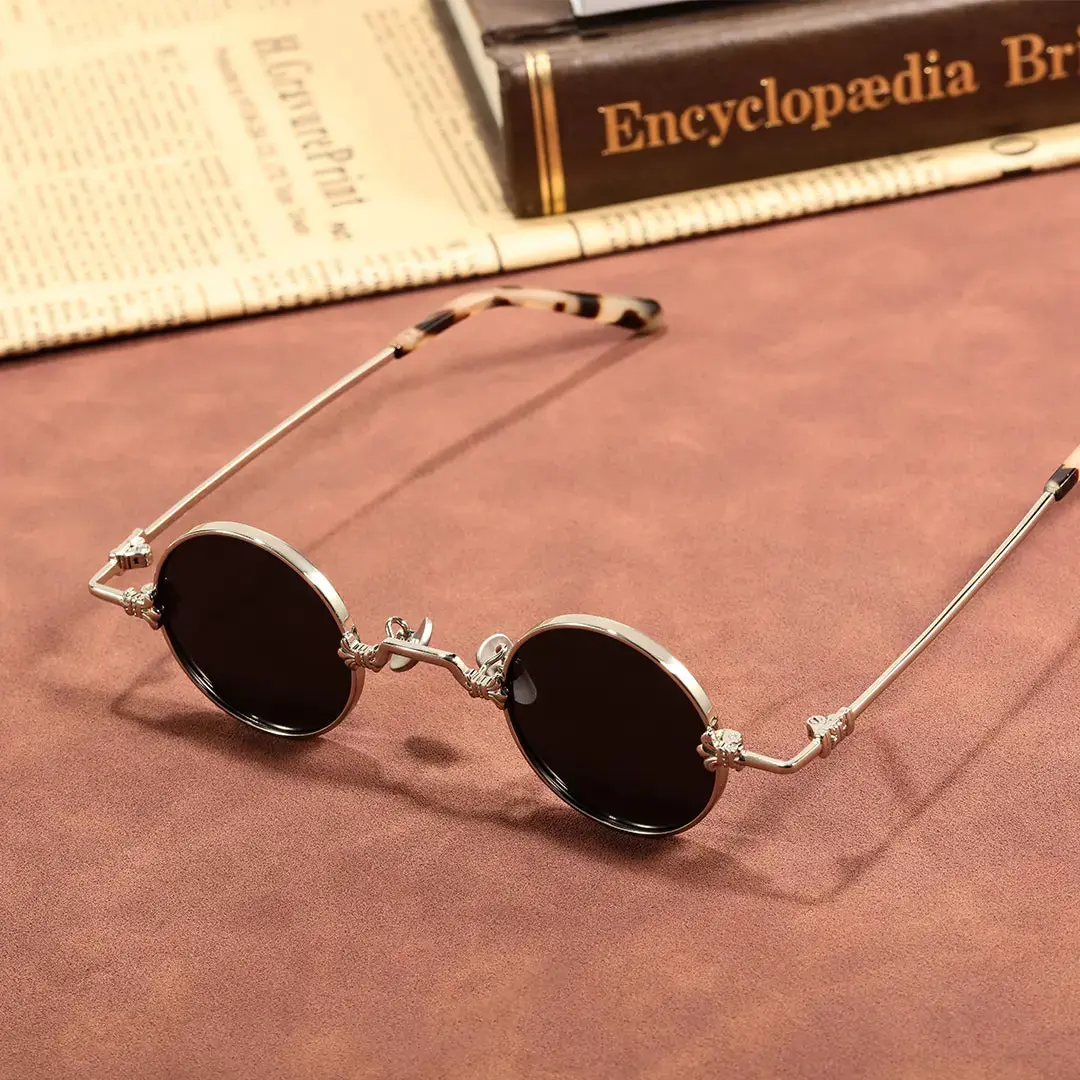 Scene view of Regan john lennon round metal sunglasses RM0362505 in silver