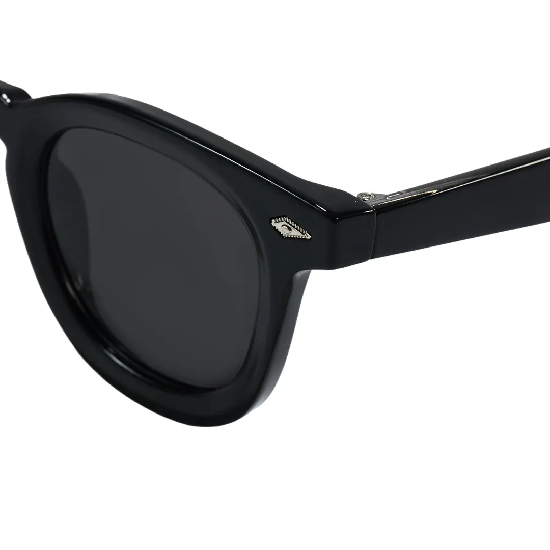 End piece detail of Ashlyn round tr90 sunglasses RR0122604 in black