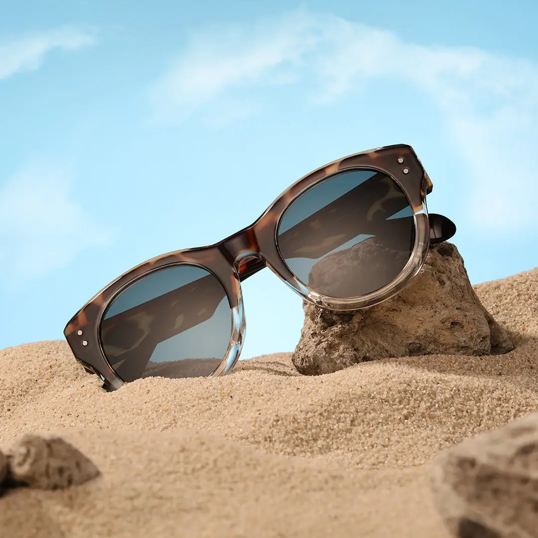 Scene view of Bilious round tr90 sunglasses RR0242302 in tortoise