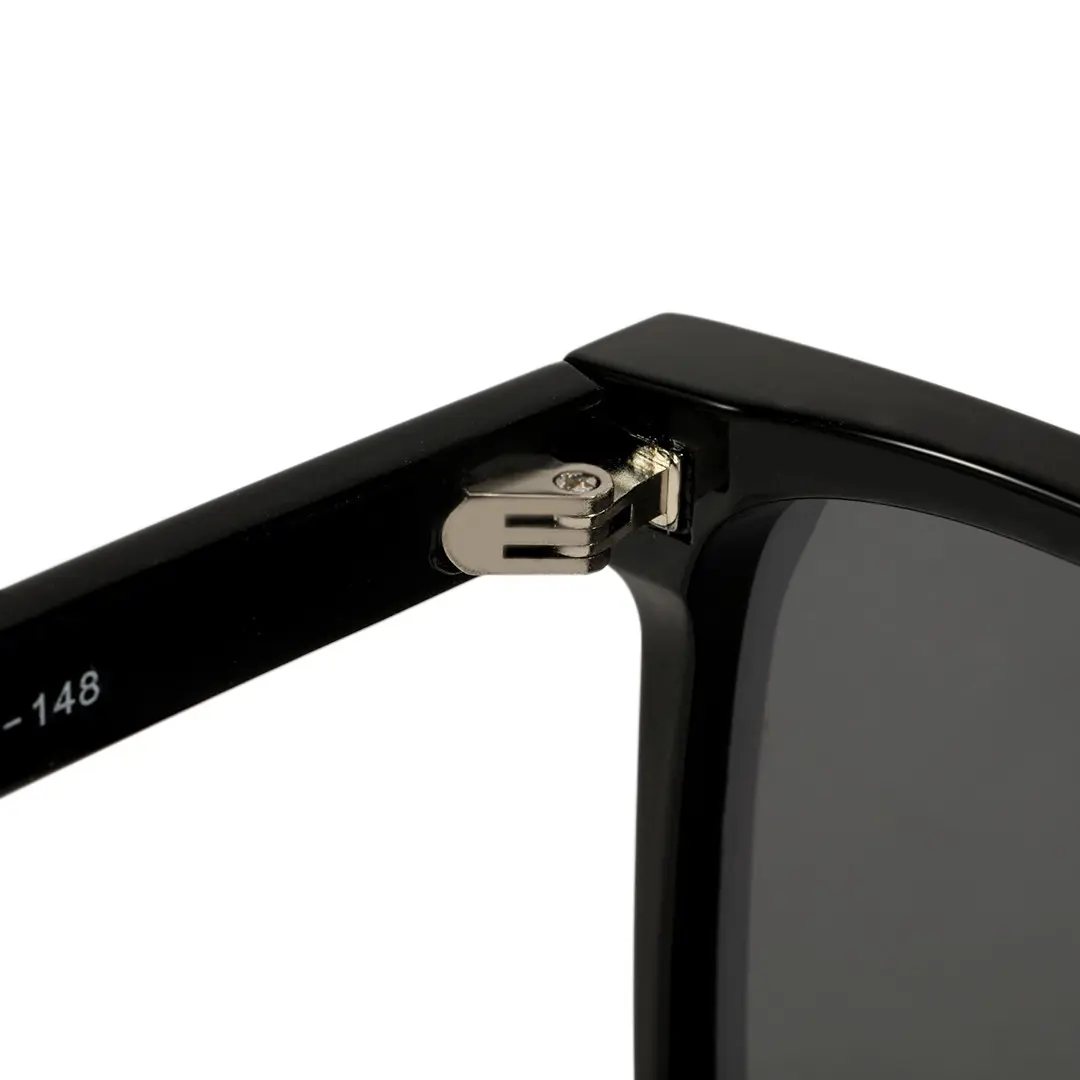 Hinge detail of Evan square tr90 sunglasses SR0112506 in black