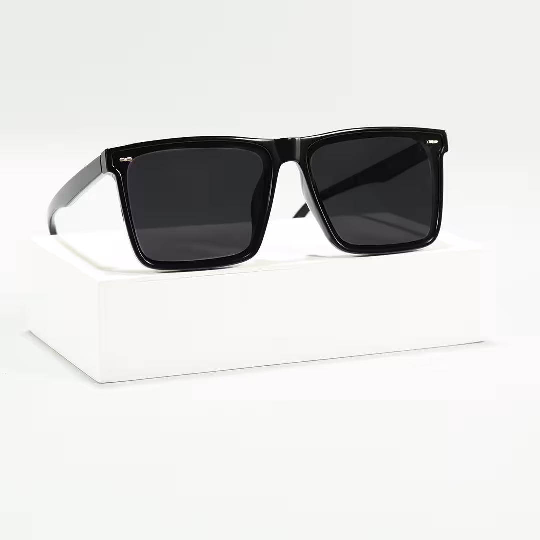 Scene view of Evan square tr90 sunglasses SR0112506 in black