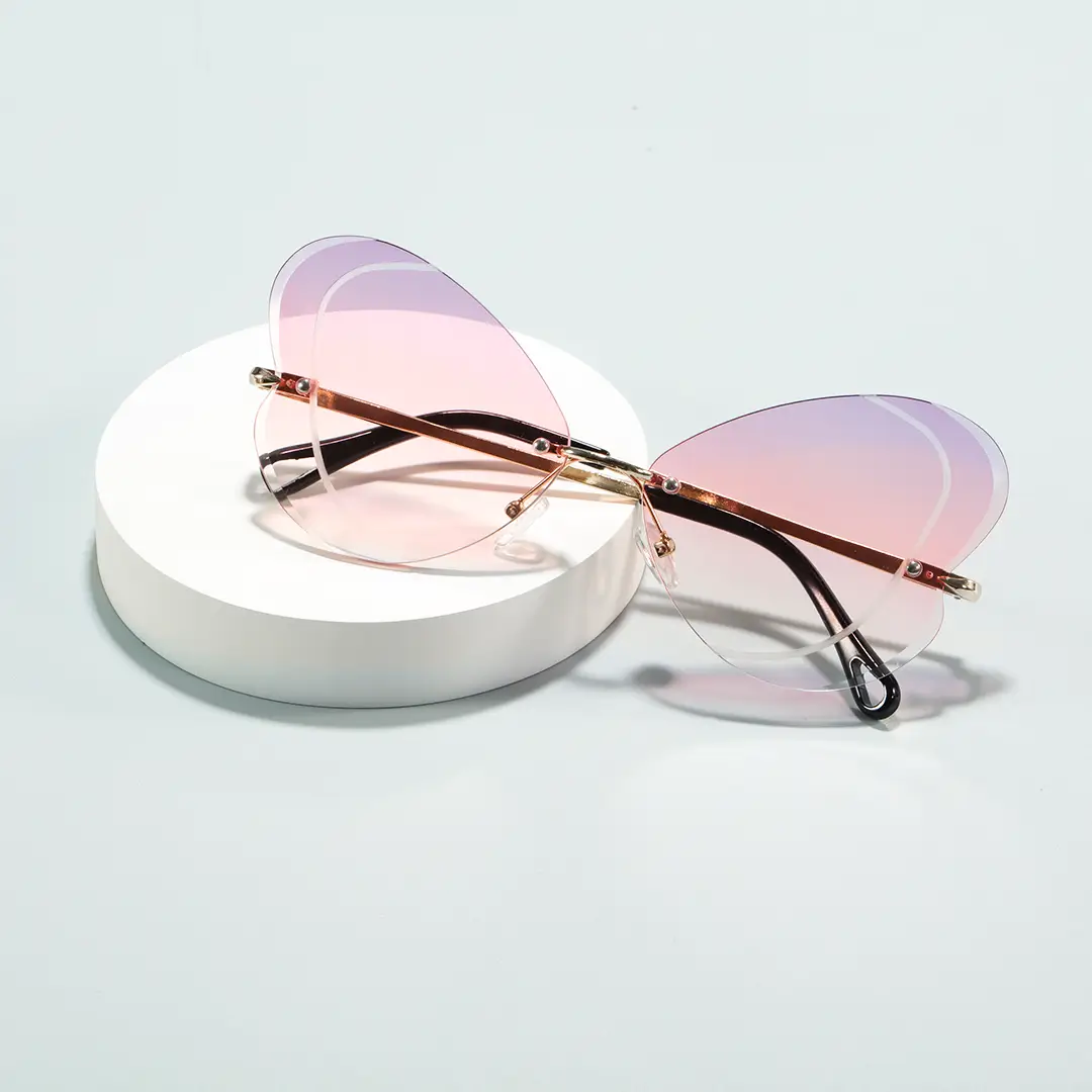 Scene view of Rosal y2k unique metal sunglasses UM0102604 in pink