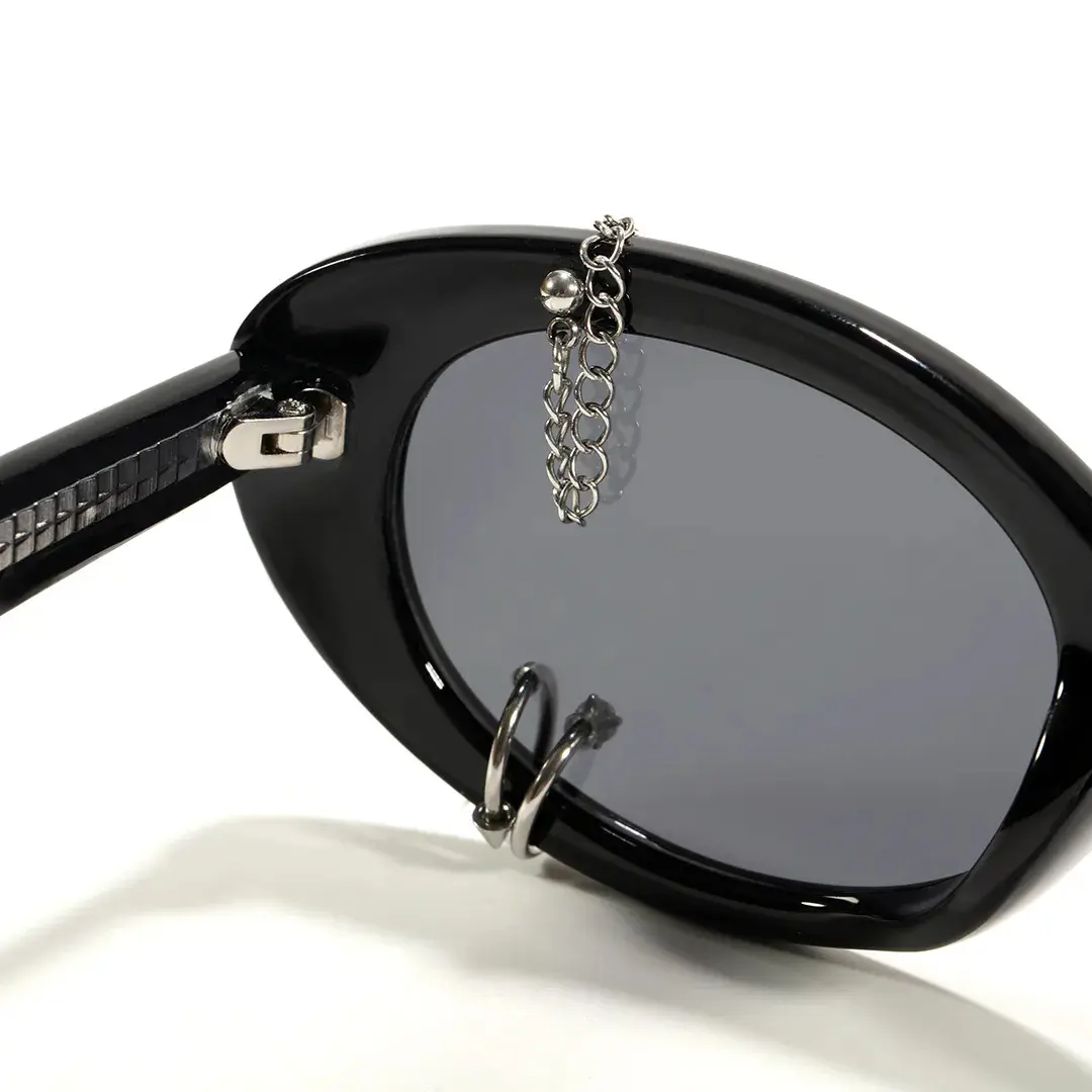 Hinge detail of Alden oval tr90 handcrafted polarized sunglasses OR0022509 in black