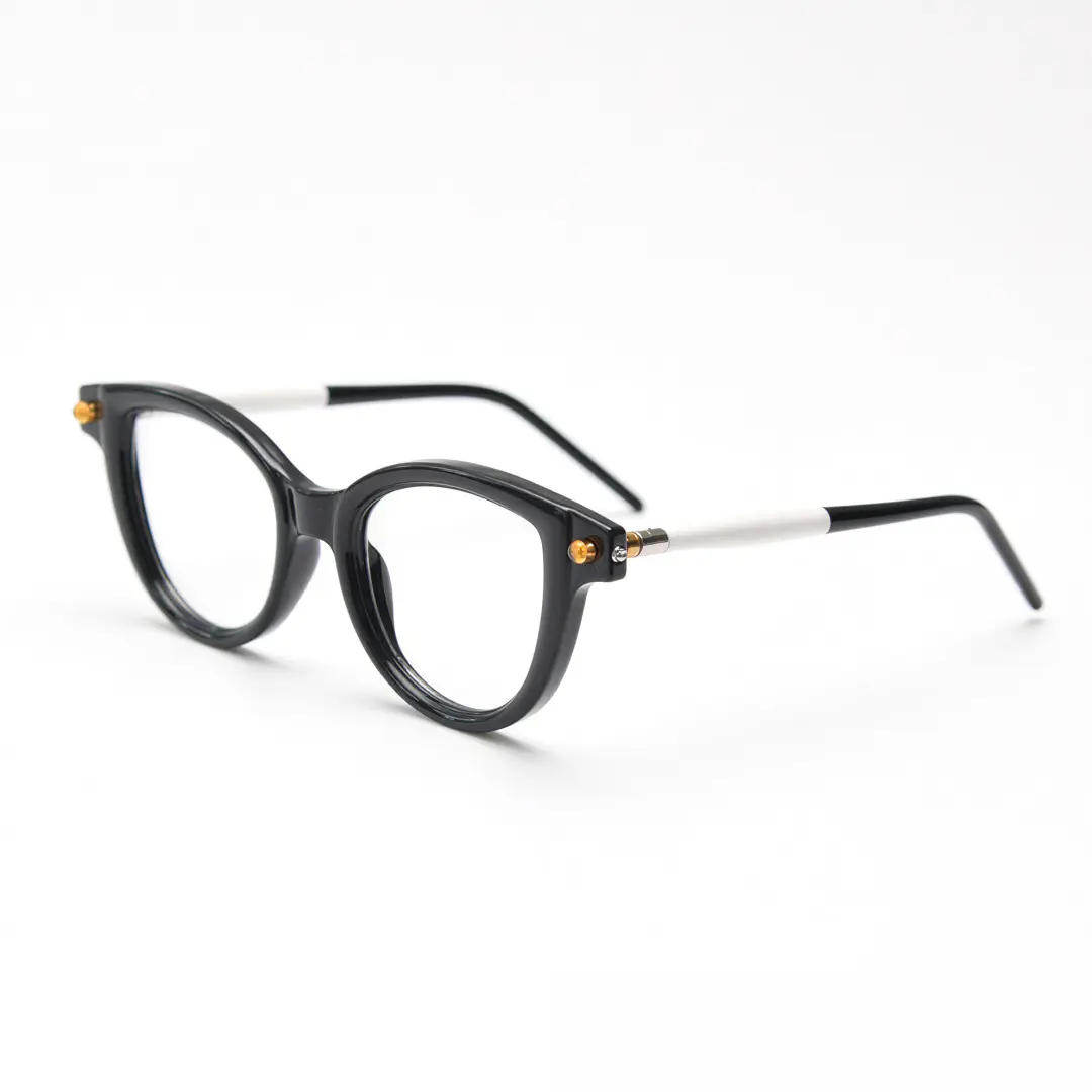 Angle view of Balis cat eye tr90 eyeglasses CR0172408 in black