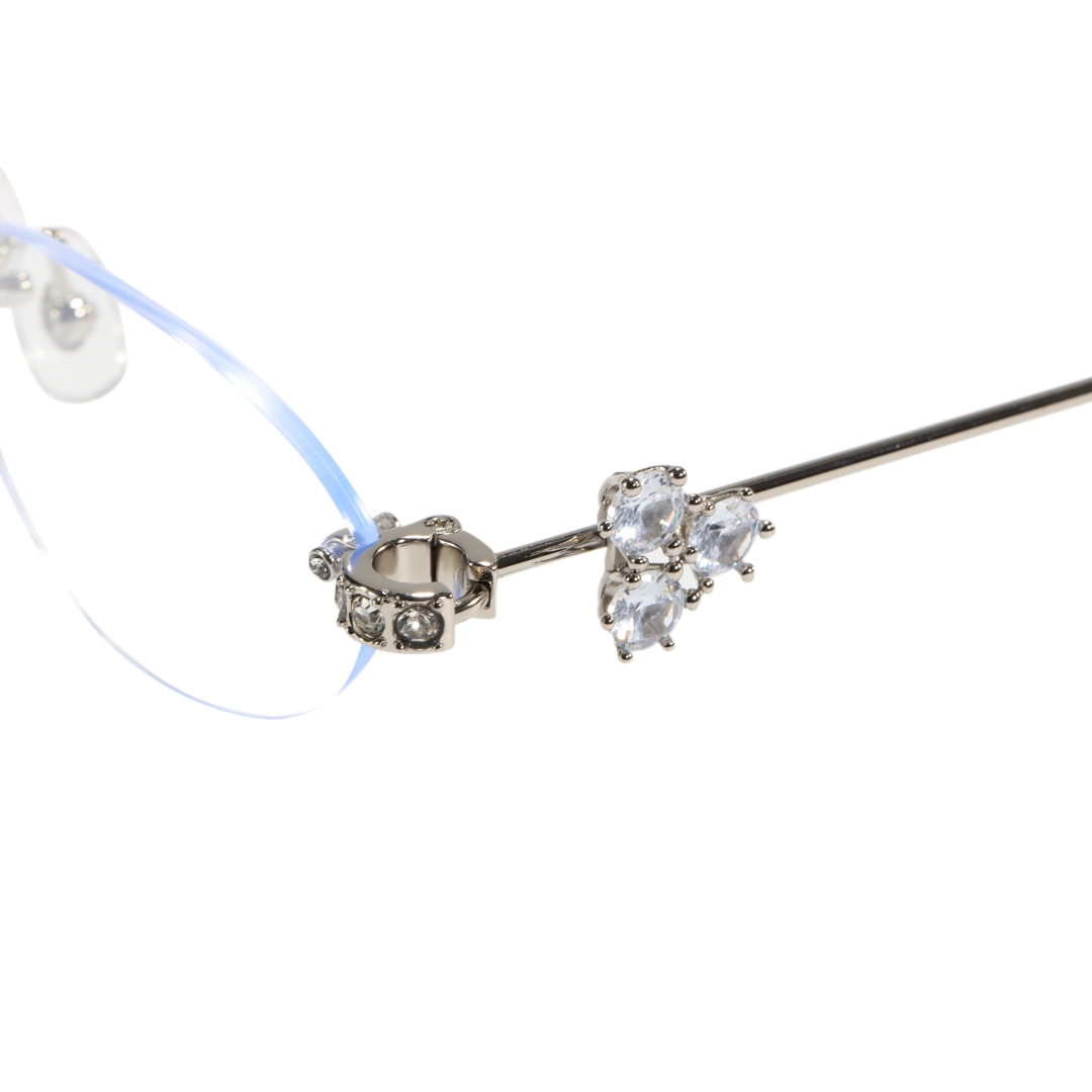 End piece detail of Ivana oval metal eyeglasses OM0172601 in silver