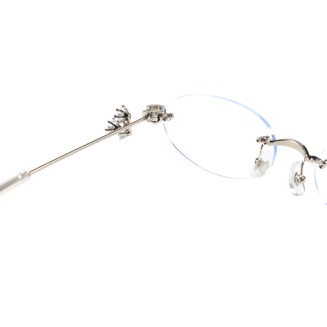 Hinge detail of Ivana oval metal eyeglasses OM0172601 in silver