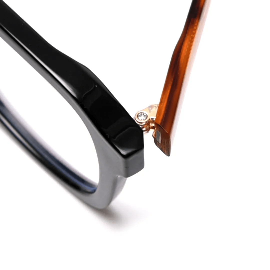 Hinge detail of Maisy square tr90 eyeglasses SR0032508 in two tone
