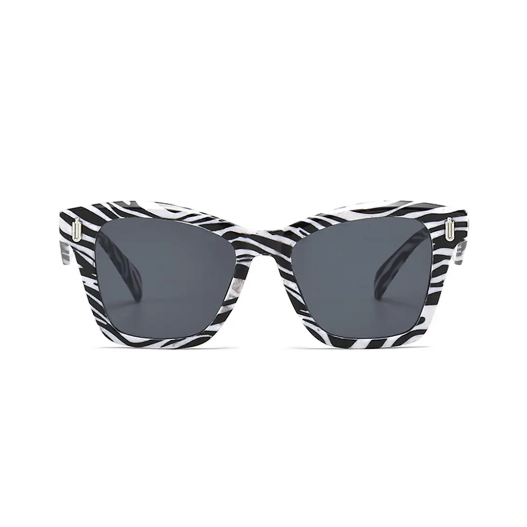 Front view of Mala cat eye pc sunglasses CP0122506 in black