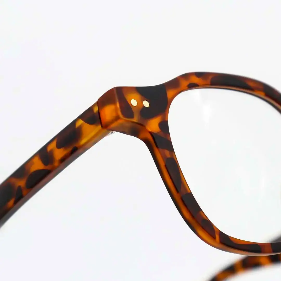 Frame detail of matias square tr90 eyeglasses sr0102403 in tortoise