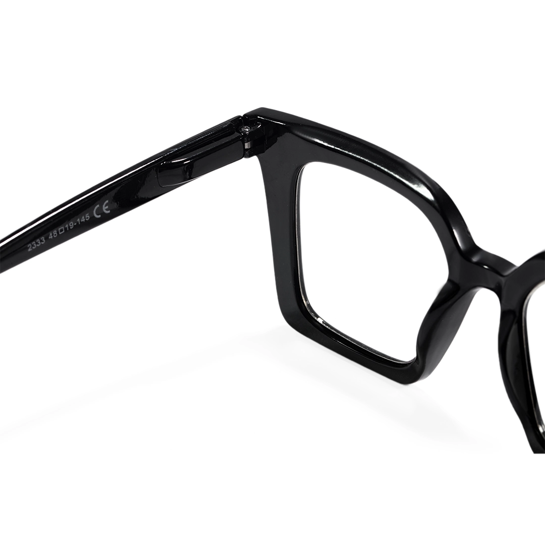 Integrated nose pad detail of Nataly square pc eyeglasses SP0132508 in black