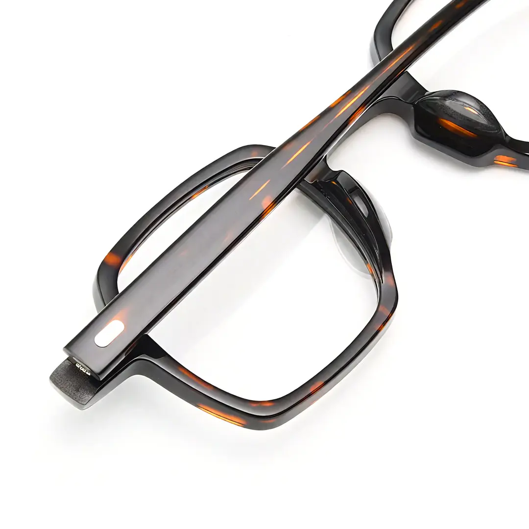 Temple detail of Robert square acetate eyeglasses SA0582302 in tortoise