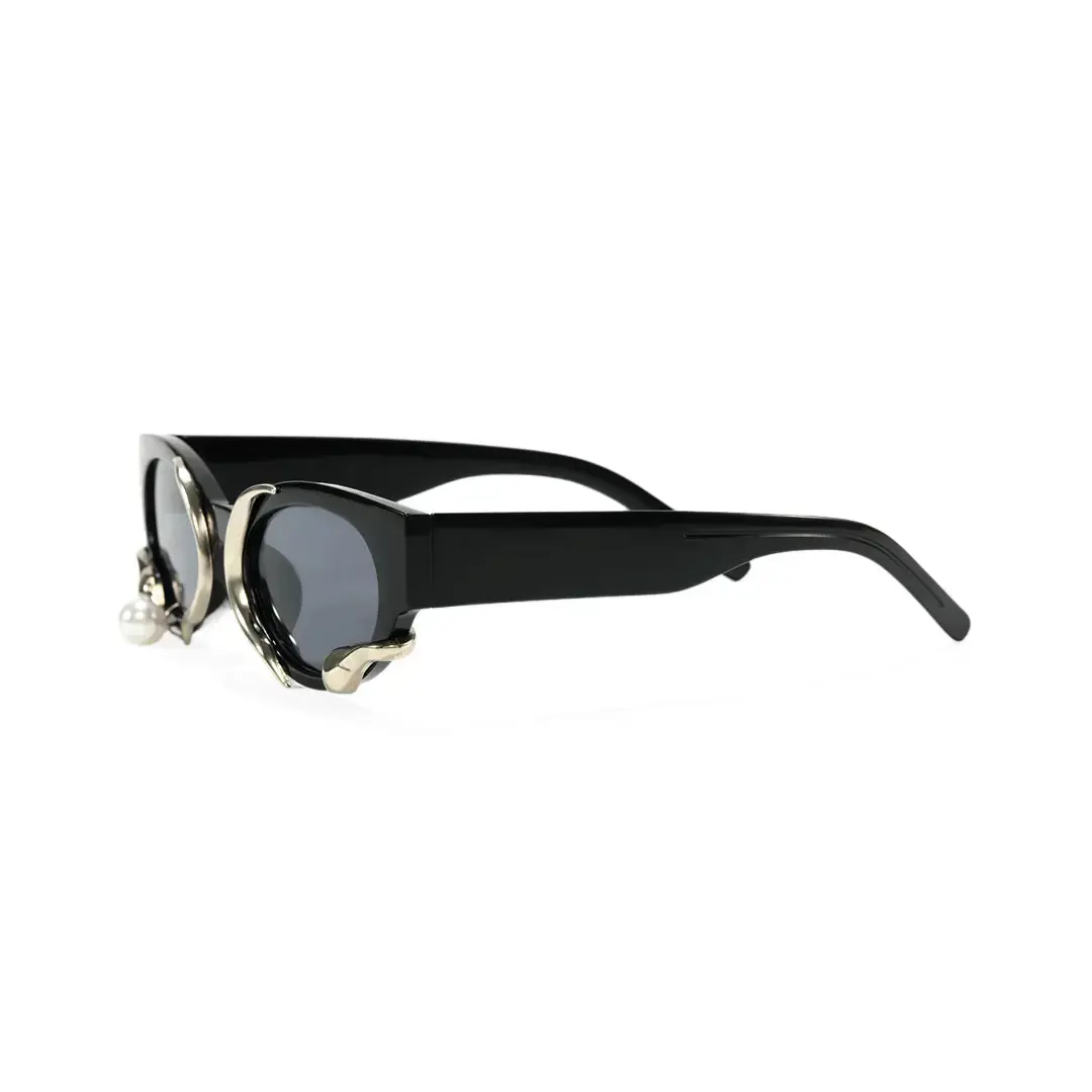 Side view of Sora oval pc sunglasses OL0092506 in black