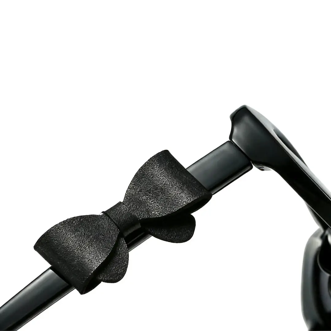 Temple detail of Tula cat-eye pc sunglasses CP0332512 in black