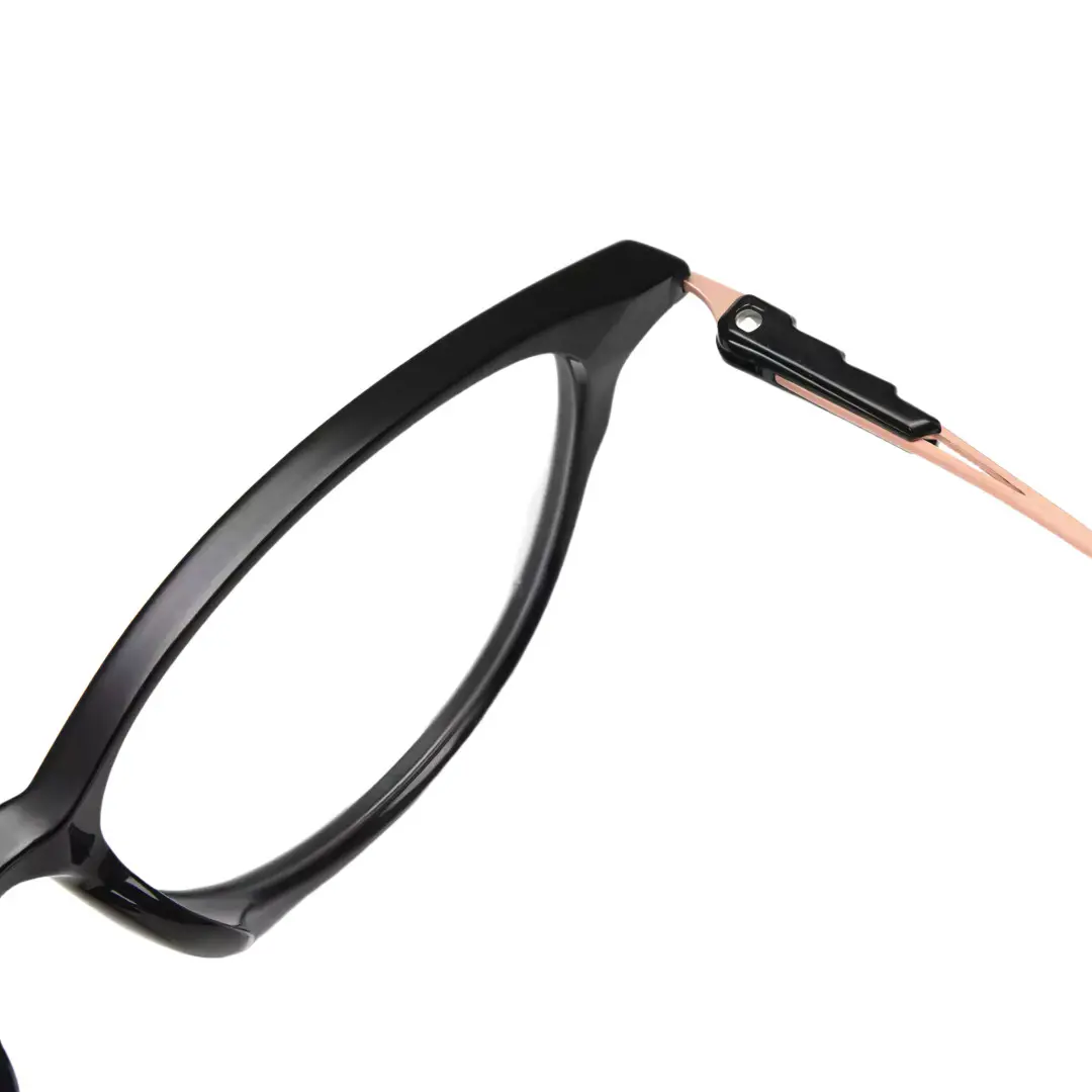 Hinge detail of Vagan cat eye tr90 eyeglasses CR0072409 in black