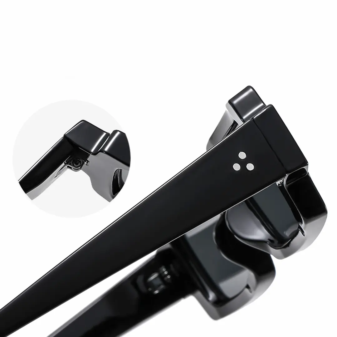 End piece detail of Wade rectangle pc sunglasses EP0242507 in black